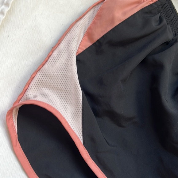 Nike Dri-Fit size L athletic shorts with undergarment attached elastic waistband - Picture 2 of 7